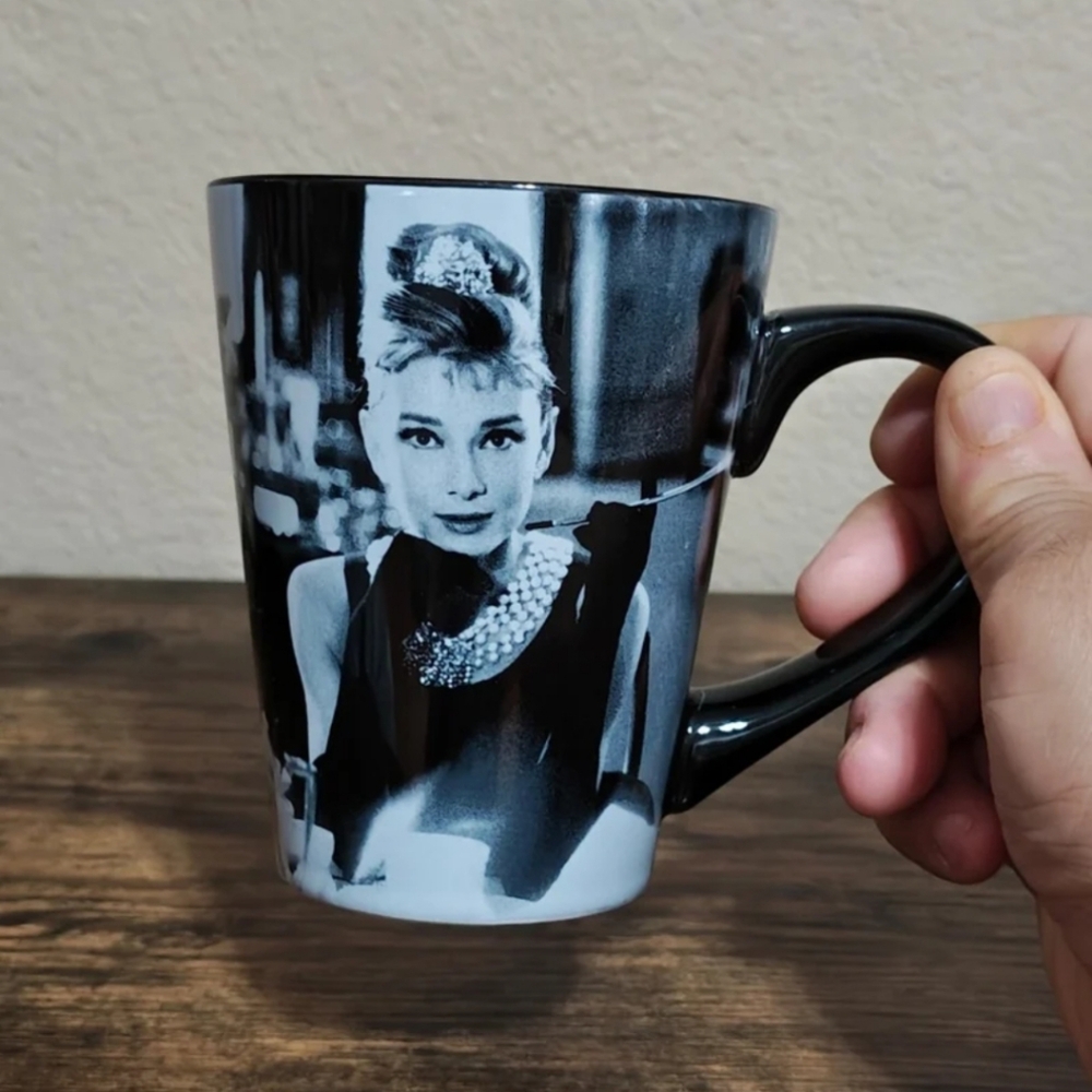 2010 Vandor Paramount Pictures Audrey Hepburn Breakfast at Tiffany's Black Mug